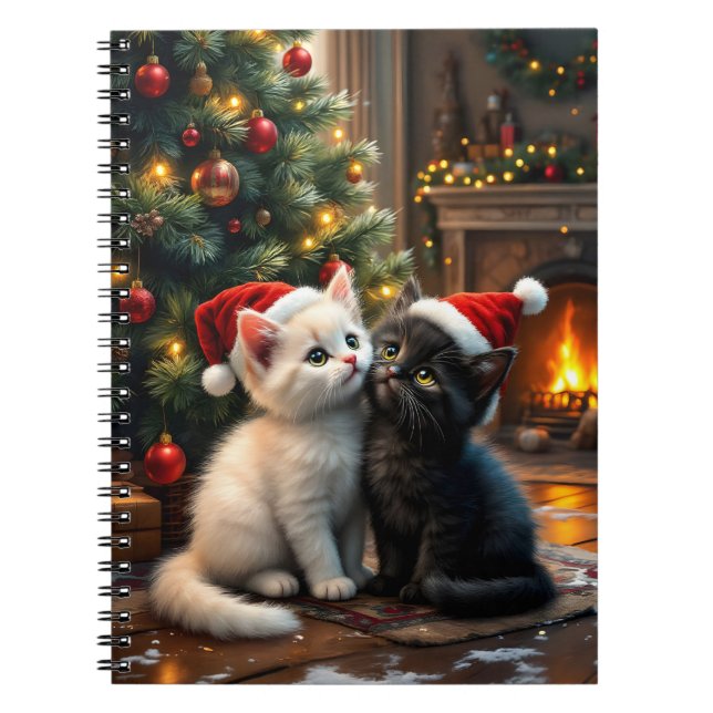 Zwei süße Weihnachtskätzchen mit Santa-Hüten Notizblock (Vorderseite)