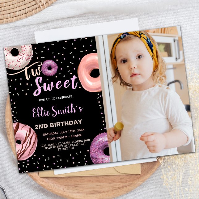 Zwei Sweet Black Pink Foto Donut Birthday Einladung (Two Sweet Black Pink Photo Donut Birthday Invitation)
