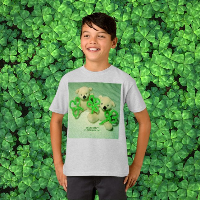 Zwei Teddybären mit Kleeblättern Kinder T-Shirt (Two Teddy Bears with Shamrocks Kids T-Shirt)