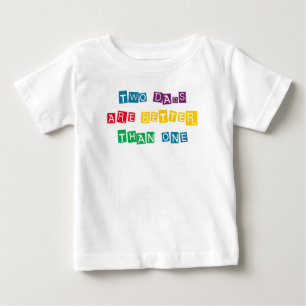 Zwei Väter sind besser als eins Baby T-shirt