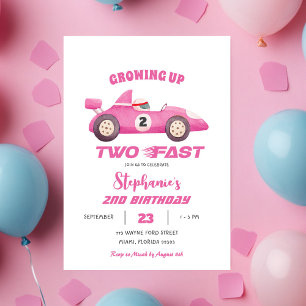 Zwei Vintage Rennwagen mit schnellem Rosa am zweit Einladung