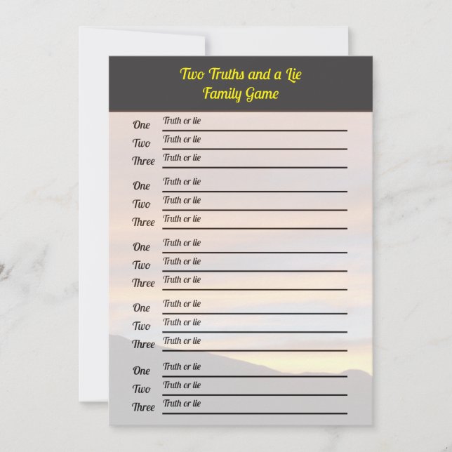 Zwei Wahrheiten und ein leichtes Spiel | Family Wi Einladung (Vorderseite)
