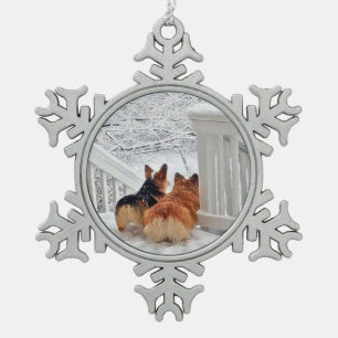 Zwei WaliserCorgis in der Schnee-Verzierung Schneeflocken Zinn-Ornament