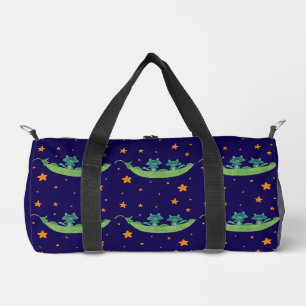 Zwei Waschbären in einer Erbsenschote Whimsical Duffle Bag