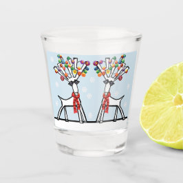 Zwei Weihnachtsrentiere mit Schneeflocken Schnapsglas