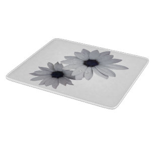 zwei weiße Blume Schneidebrett