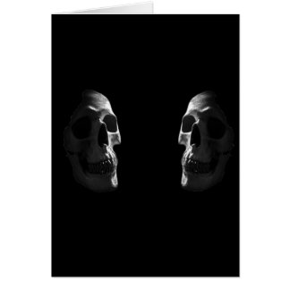 Zwei wirklich lächelnde Schädel