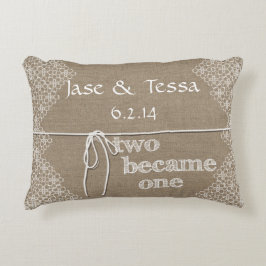 Zwei wurden eine Hochzeit Dekokissen