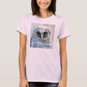 Zweig - abgehaltener Owlet T-Shirt