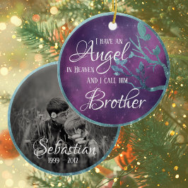 Zweige und Schmetterlinge bilden einen Rahmen für Keramik Ornament