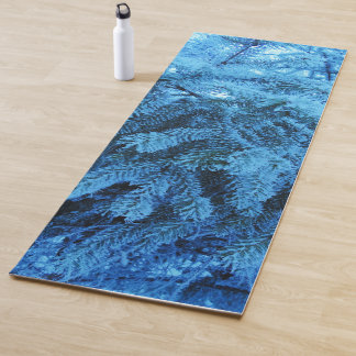 Zweigstellen des Schneewaldes Yogamatte