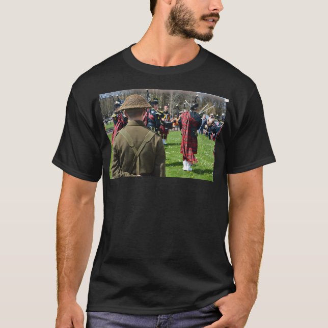 Zweite britische Soldaten des Weltkriegs. Bagpipe. T-Shirt (Vorderseite)