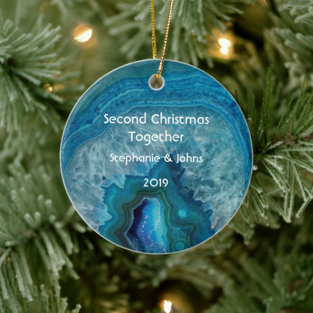 Zweiter Weihnachtsfest zusammen Agate Geode Blue C Keramik Ornament (Baum)