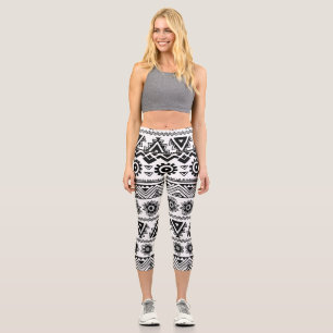 Zweites ethnisches, nahtloses Stammesmuster. Capri Leggings