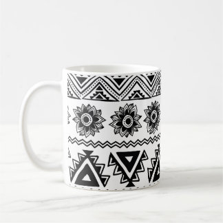 Zweites ethnisches, nahtloses Stammesmuster. Kaffeetasse
