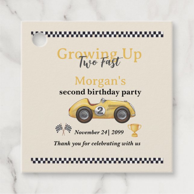 Zweites Kind von zwei schnellen gelben Rennwagen Geschenkanhänger (Vorderseite)