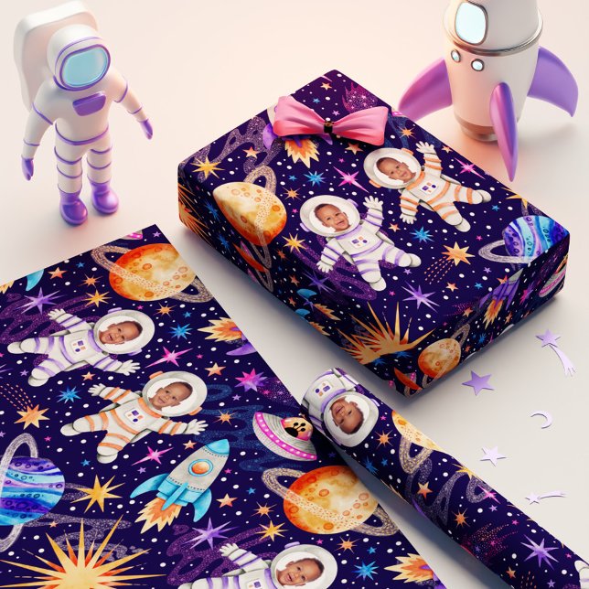 Zwillingsastronauten im Weltraum-Foto Geschenkpapier (Twin Astronauts in Outer Space Photo Wrapping Paper)