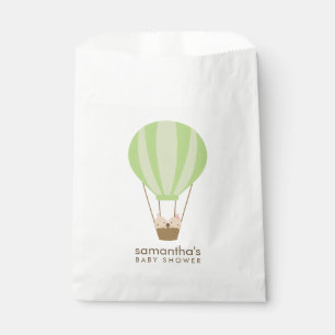 Zwillingsbabys in der grünen Ballon Babydusche Geschenktütchen