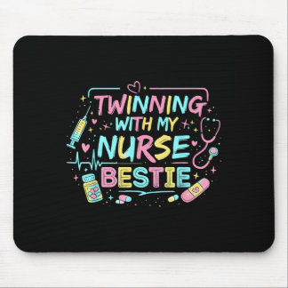 Zwillingsbildung Mit Meiner Krankenschwester Ie Pa Mousepad
