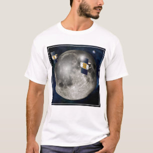 Zwillingsgras-Raumsonde, die den Mond umkreisen. T-Shirt