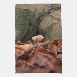 Zwischen den Baumstämmen Geschirrtuch