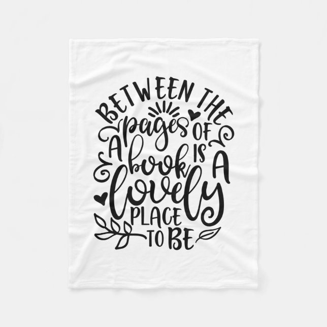 Zwischen den Seiten eines Buches zum Lesen von Leh Fleecedecke (Vorderseite)