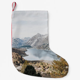 ZWISCHEN ZWEI BERGEN KLEINER WEIHNACHTSSTRUMPF