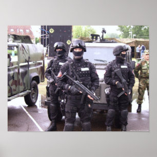 Zwischenrufer u. Koch MP5 - serbische Polizei Poster