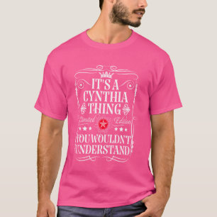 Zynthia nennt es ein zynisches Ding, das man nicht T-Shirt